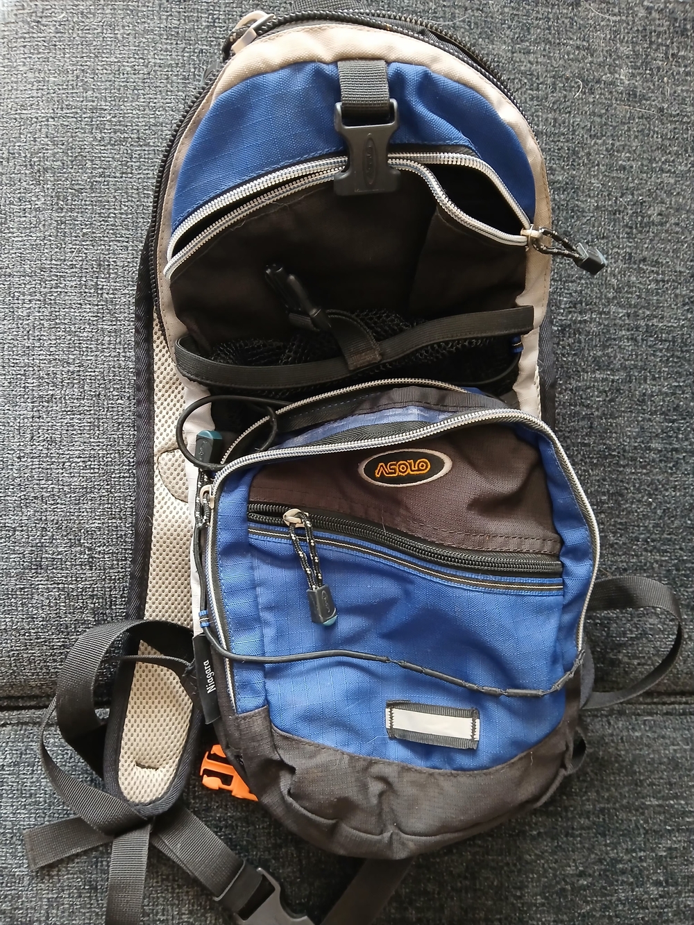 Asolo Blue and Black Men’s Sling Pack
